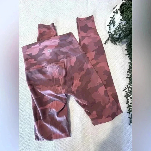 Lululemon Wunder Train High Rise 28” Tights Camo Brier Rose Size 2 - Picture 2 of 5